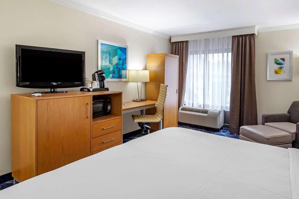 Comfort Inn & Suites Houston I-10 West Energy Corridor Phòng bức ảnh